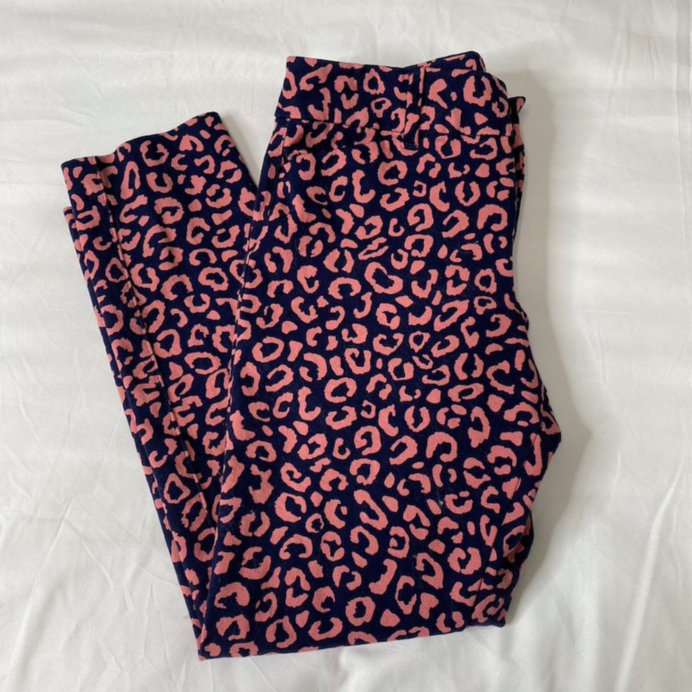 Old Navy Leopard Pixie Ankle Pants Petite 4